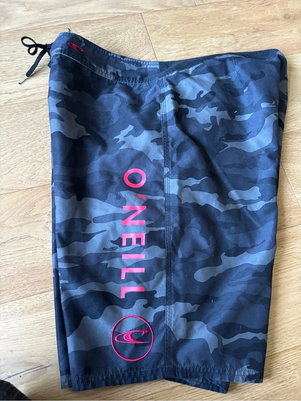 O’neill santa cruz print camo board shorts 36”